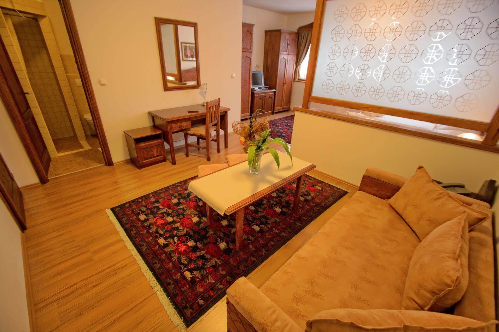 บูทิก โฮเต็ล โอลด์ ทาวน์ Hotel โมสตาร์ ภายนอก รูปภาพ