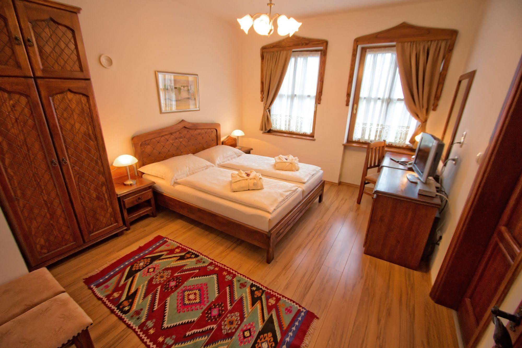 บูทิก โฮเต็ล โอลด์ ทาวน์ Hotel โมสตาร์ ภายนอก รูปภาพ